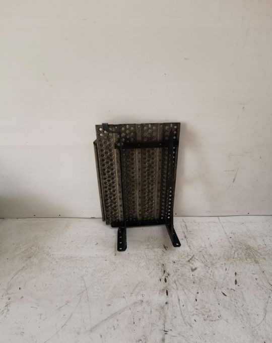 PODEST MERCEDES ACTROS MP4 - Footstep for Truck: picture 2 PODEST MERCEDES ACTROS MP4 - Footstep for Truck: picture 2