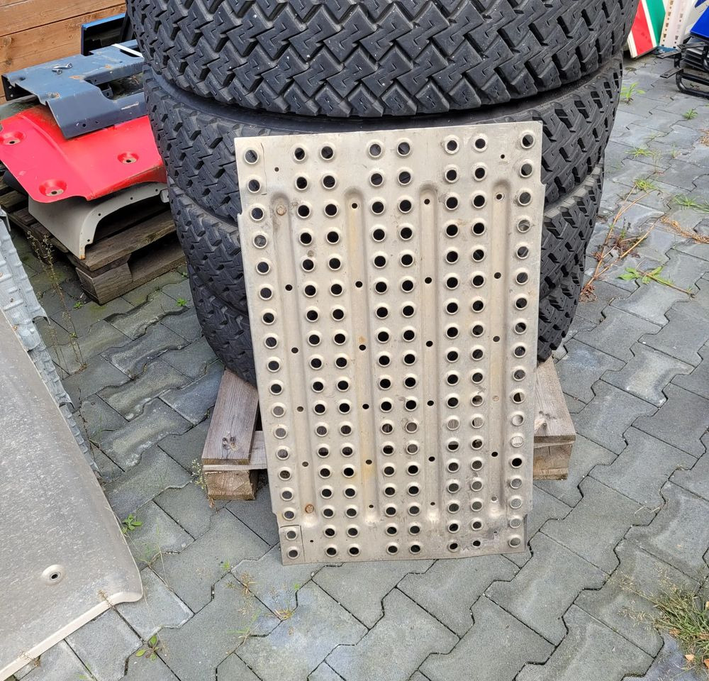 PODEST NA RAME VOLVO FH13 FH12 - Body and exterior for Truck: picture 1 PODEST NA RAME VOLVO FH13 FH12 - Body and exterior for Truck: picture 1