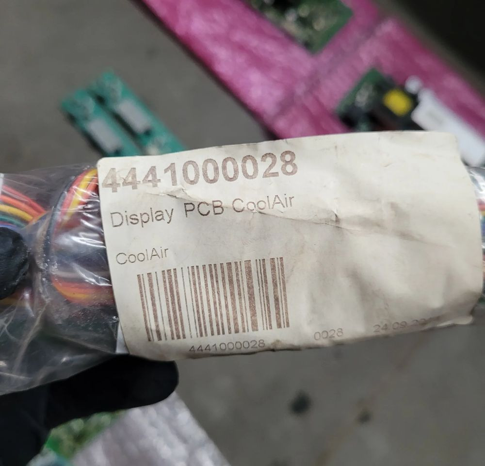 Electrical system for Truck STEROWNIK OBUDOWA KLIMATYZACJI POSTOJOWEJ WAECO: picture 8