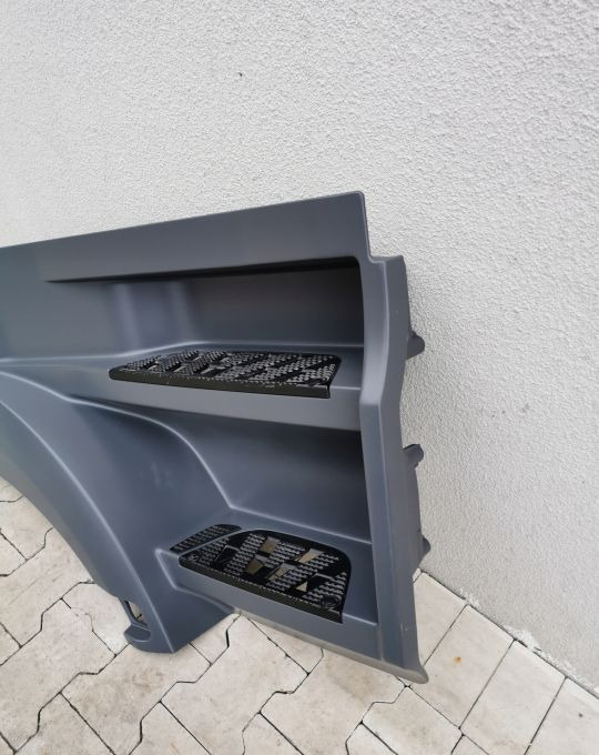 STOPNICA WŁAZ MERCEDES ACTROS MP4 ORYGINAŁ RH. - Footstep for Truck: picture 3 STOPNICA WŁAZ MERCEDES ACTROS MP4 ORYGINAŁ RH. - Footstep for Truck: picture 3