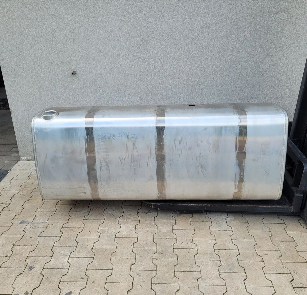 ZBIORNIK PALIWA VOLVO FH4 RENAULT OM 21516457 730l 180x70x70cm - Fuel tank for Truck: picture 1 ZBIORNIK PALIWA VOLVO FH4 RENAULT OM 21516457 730l 180x70x70cm - Fuel tank for Truck: picture 1