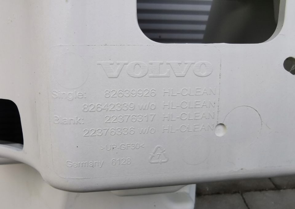 ZDERZAK VOLVO FL E6 NOWY ORYGINAŁ 82639926 - Bumper for Truck: picture 5 ZDERZAK VOLVO FL E6 NOWY ORYGINAŁ 82639926 - Bumper for Truck: picture 5