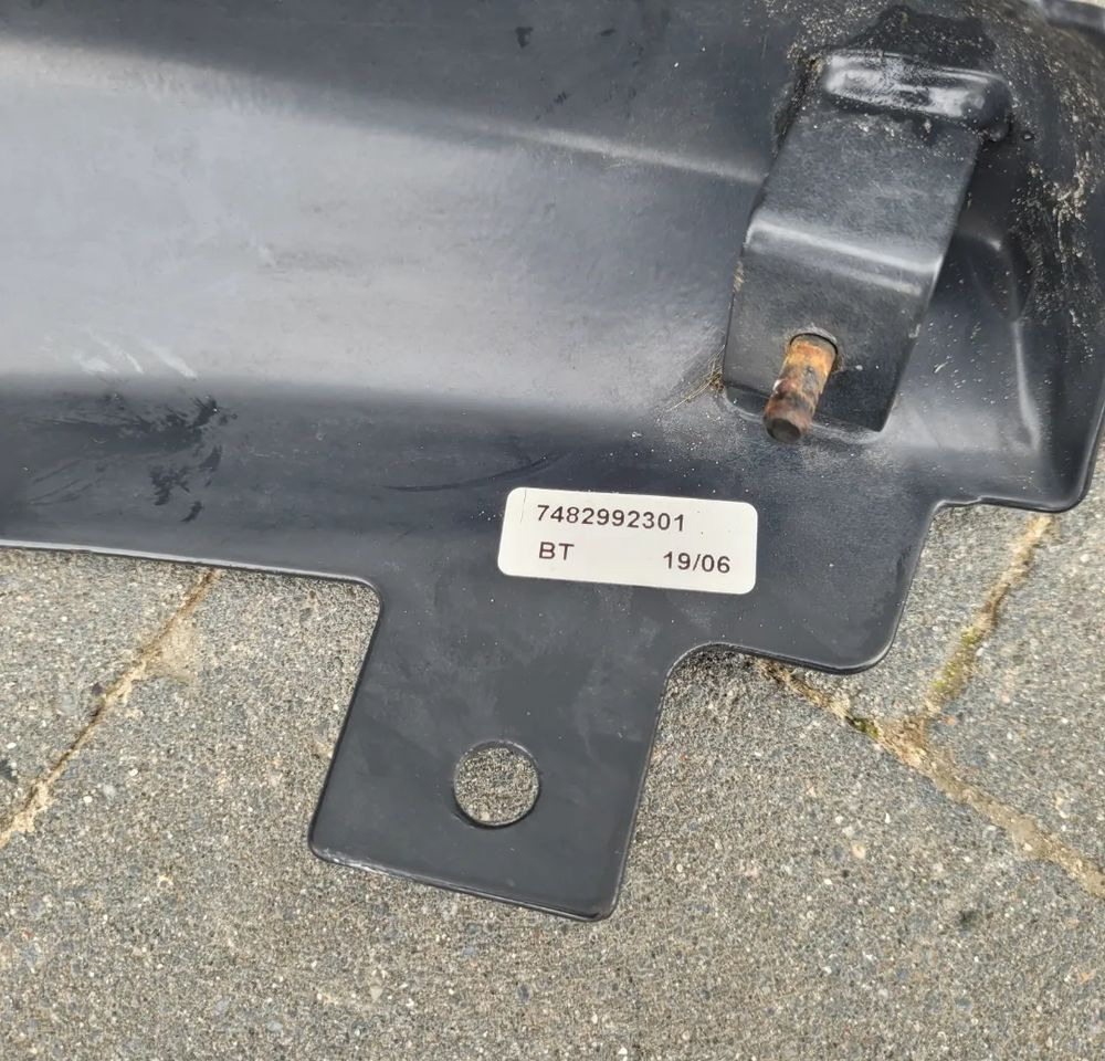 ZDERZAK VOLVO FL LEWY METALOWY 7482992301 - Bumper for Truck: picture 3 ZDERZAK VOLVO FL LEWY METALOWY 7482992301 - Bumper for Truck: picture 3