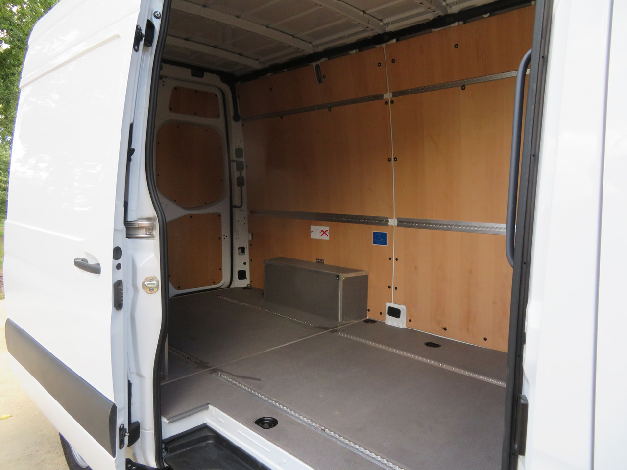 Commercial vehicle Mercedes-Benz Sprinter 317cdi - A2H2: picture 9