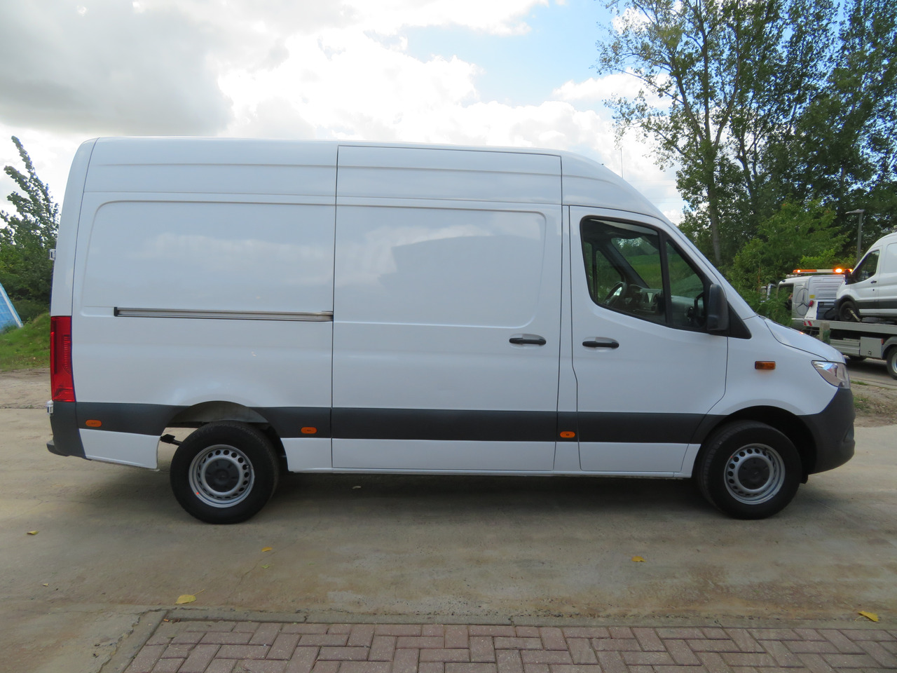 Commercial vehicle Mercedes-Benz Sprinter 317cdi - A2H2: picture 8