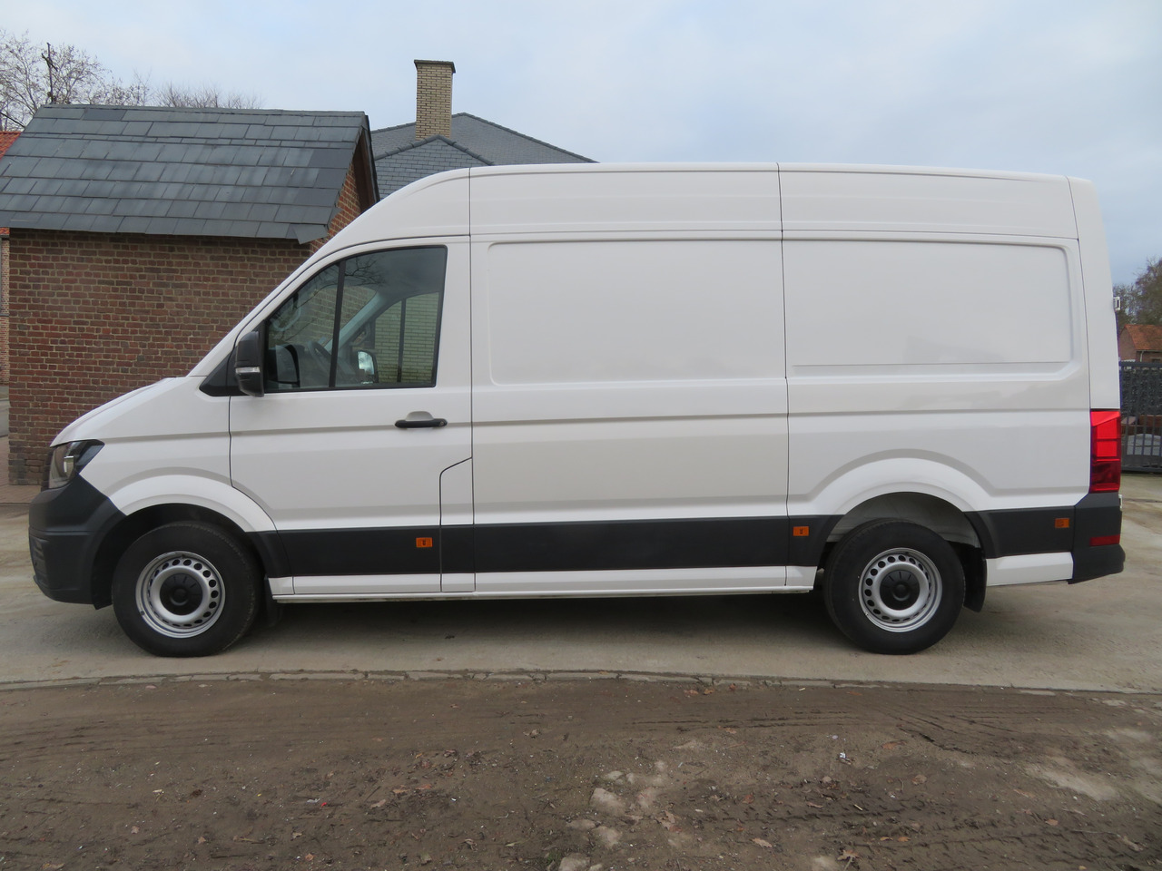 Volkswagen Crafter 2.0 CR TDi L3H3 - Panel van: picture 4 Volkswagen Crafter 2.0 CR TDi L3H3 - Panel van: picture 4