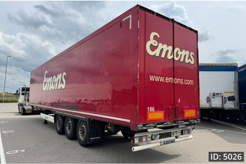 Krone SD / Disk brakes / Double stock - Closed box semi-trailer: picture 2 Krone SD / Disk brakes / Double stock - Closed box semi-trailer: picture 2