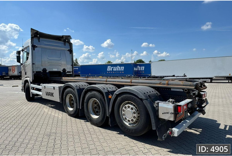 Scania R540 Topline, Euro 6, / 8x4 / Lift axle / frame 7.4 m - Cab chassis truck: picture 2 Scania R540 Topline, Euro 6, / 8x4 / Lift axle / frame 7.4 m - Cab chassis truck: picture 2
