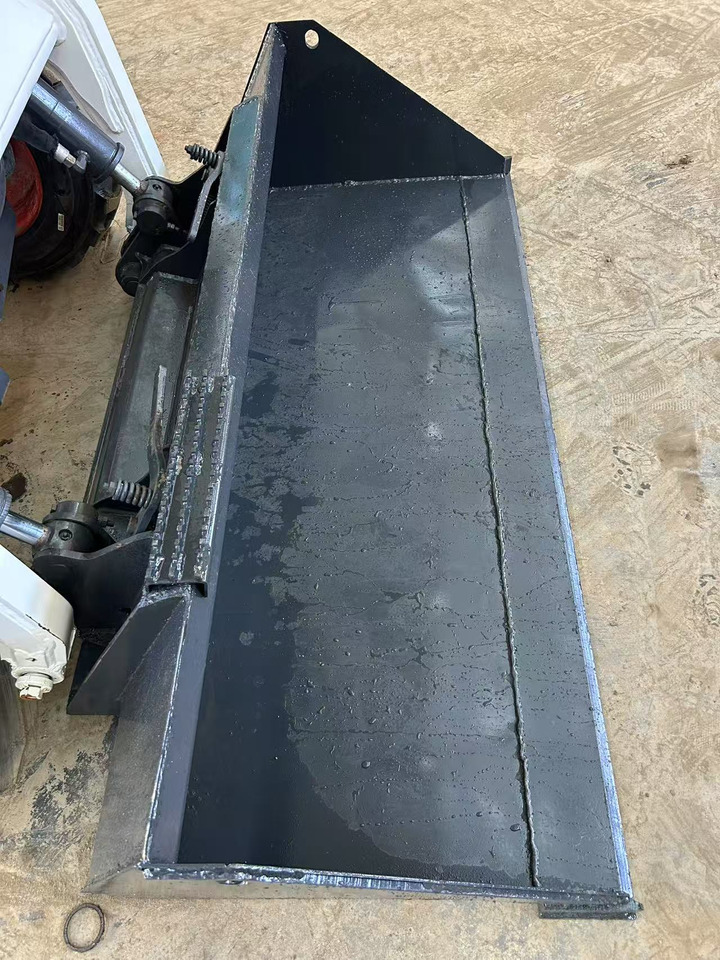 BOBCAT Skid Steer Loader S130 - Skid steer loader: picture 4 BOBCAT Skid Steer Loader S130 - Skid steer loader: picture 4