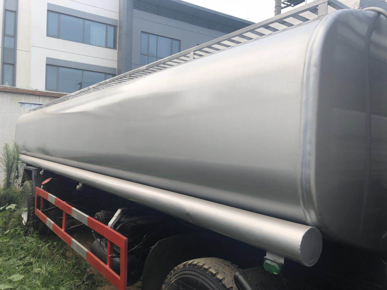 DONGFENG fuel tanker CLICK HERE FOR DISCOUNT - Tank truck: picture 3 DONGFENG fuel tanker CLICK HERE FOR DISCOUNT - Tank truck: picture 3