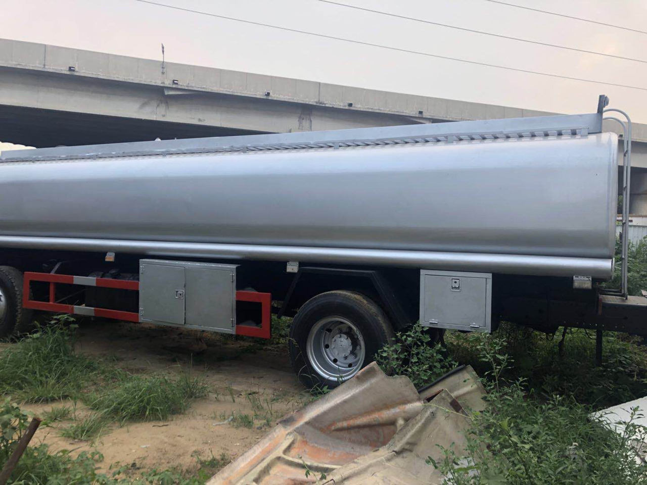 DONGFENG fuel tanker CLICK HERE FOR DISCOUNT - Tank truck: picture 5 DONGFENG fuel tanker CLICK HERE FOR DISCOUNT - Tank truck: picture 5