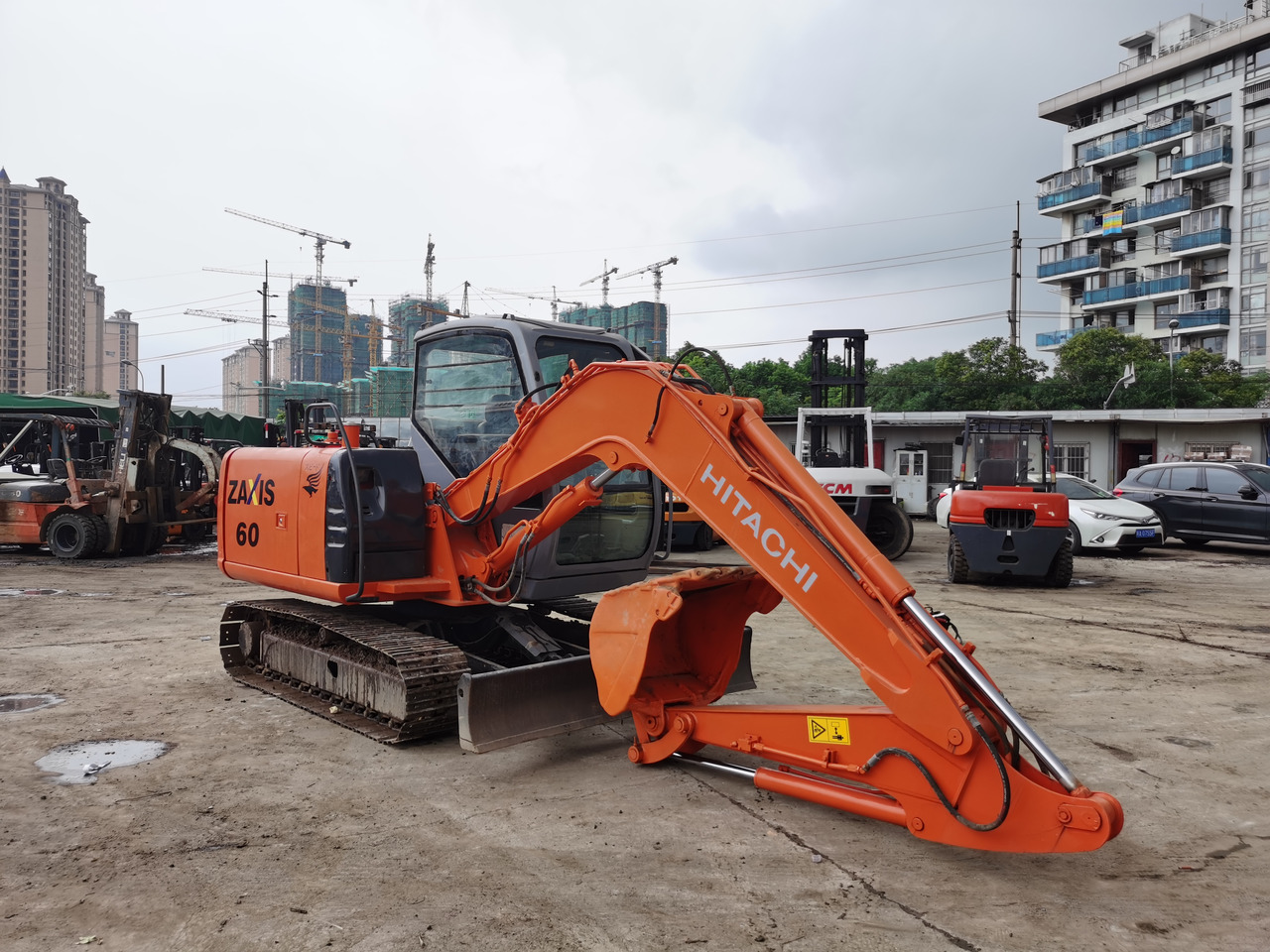HITACHI ZX60 - Crawler excavator: picture 5 HITACHI ZX60 - Crawler excavator: picture 5