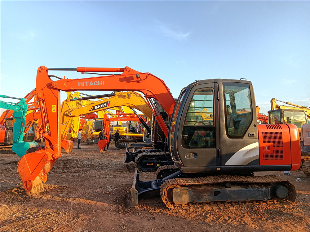 HITACHI ZX60 - Crawler excavator: picture 1 HITACHI ZX60 - Crawler excavator: picture 1