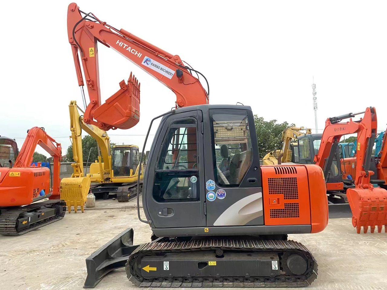 HITACHI ZX60 - Crawler excavator: picture 1 HITACHI ZX60 - Crawler excavator: picture 1