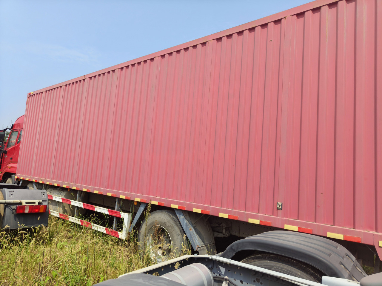 HOWO HaoHan N6 Box Truck 6*2 Click Here for Discount - Box truck: picture 3 HOWO HaoHan N6 Box Truck 6*2 Click Here for Discount - Box truck: picture 3