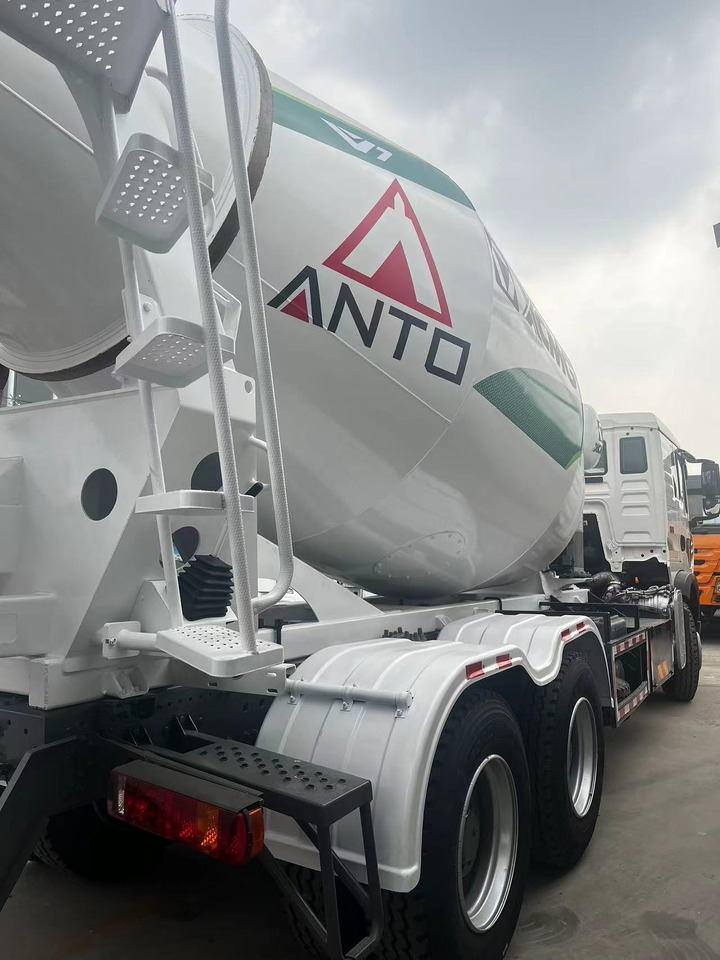 HOWO TX350 Cement Mixer Truck - Concrete mixer truck: picture 5 HOWO TX350 Cement Mixer Truck - Concrete mixer truck: picture 5