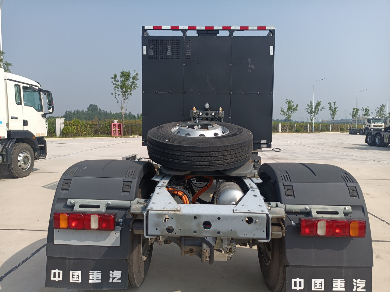 SINOTRUK HOWO TX 4x2 E-Tractor Unit Zero Emission Maximum Profit - Tractor unit: picture 5 SINOTRUK HOWO TX 4x2 E-Tractor Unit Zero Emission Maximum Profit - Tractor unit: picture 5