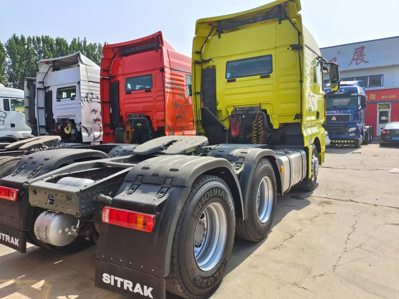 SINOTRUK Sitrak Truck Head 6x4 Heavy Duty Prime Mover in Good Condition for Sale - Tractor unit: picture 3 SINOTRUK Sitrak Truck Head 6x4 Heavy Duty Prime Mover in Good Condition for Sale - Tractor unit: picture 3