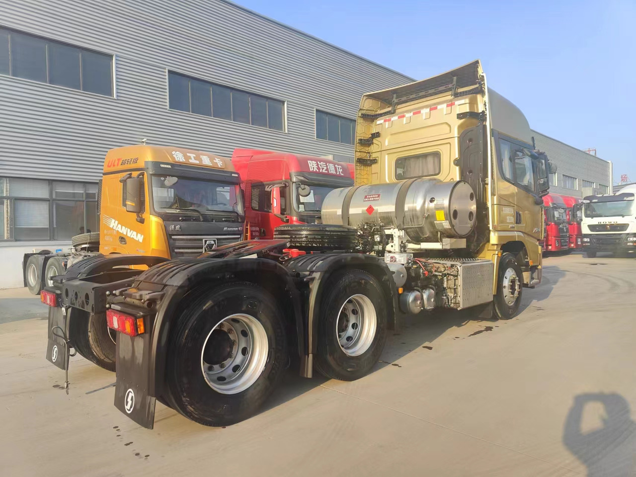 SINOTRUK X5000 6X4 Manual Tractor Unit - Tractor unit: picture 3 SINOTRUK X5000 6X4 Manual Tractor Unit - Tractor unit: picture 3