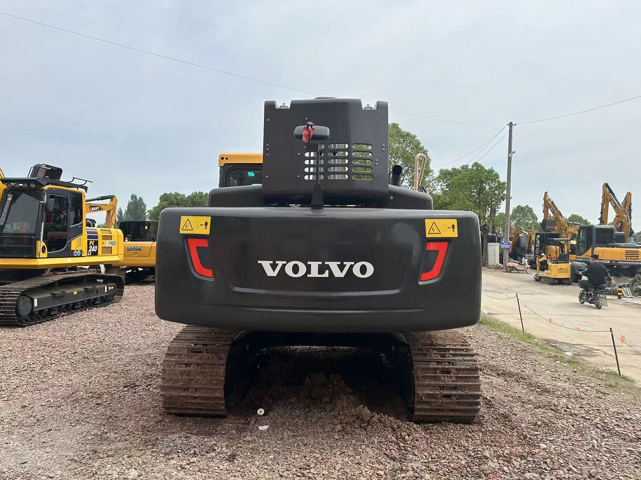 VOLVO Excavator EC240D Cilck for Discount - Excavator: picture 5 VOLVO Excavator EC240D Cilck for Discount - Excavator: picture 5