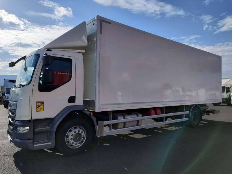 Camion Porteur 19 TONNES 280 CV HAYON PORTE RELEVANTE - Box truck: picture 3 Camion Porteur 19 TONNES 280 CV HAYON PORTE RELEVANTE - Box truck: picture 3