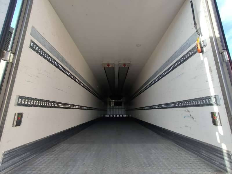 Semi-remorque 3 Essieux 38 TONNES HAYON CAISSE CHEREAU GROUPE CARRIER VECTOR 1550 - Refrigerator semi-trailer: picture 5 Semi-remorque 3 Essieux 38 TONNES HAYON CAISSE CHEREAU GROUPE CARRIER VECTOR 1550 - Refrigerator semi-trailer: picture 5