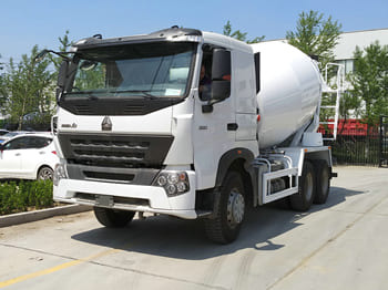 SINOTRUK Concrete Mixer Truck for Sale in Ghana - Concrete mixer truck: picture 4 SINOTRUK Concrete Mixer Truck for Sale in Ghana - Concrete mixer truck: picture 4