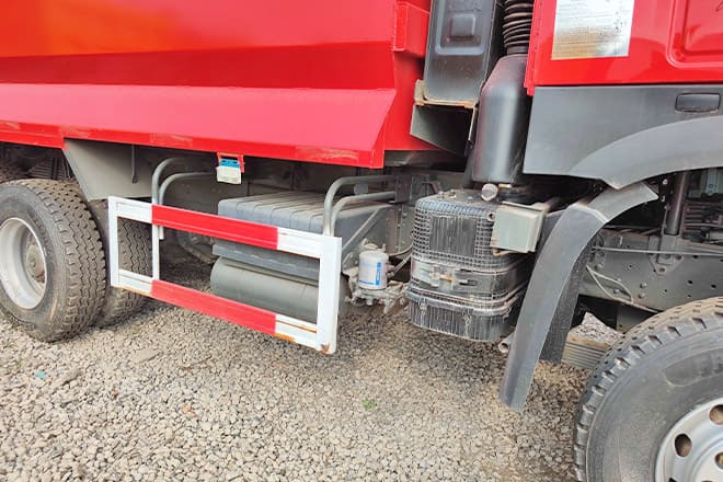 SINOTRUK Howo 371 10 Wheeler Used Dump Trucks for Sale in Congo - Tipper: picture 5 SINOTRUK Howo 371 10 Wheeler Used Dump Trucks for Sale in Congo - Tipper: picture 5