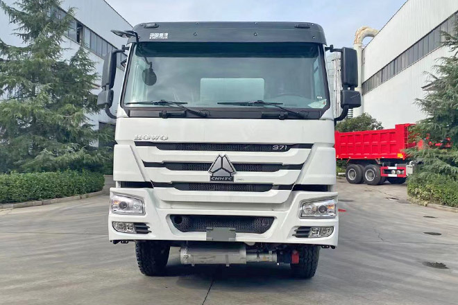 SINOTRUK Howo 371 Petrol Tank Truck Price for Sale in Saudi Arabia - Tank truck: picture 3 SINOTRUK Howo 371 Petrol Tank Truck Price for Sale in Saudi Arabia - Tank truck: picture 3