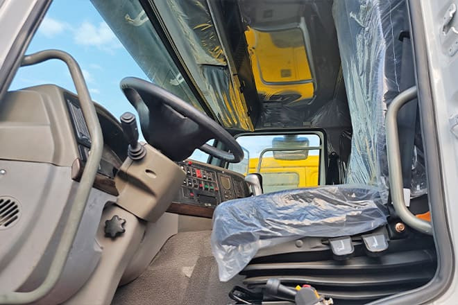 SINOTRUK Used Sinotruk Howo 371 10 Wheeler Dump Truck for Sale in Kenya - Tipper: picture 5 SINOTRUK Used Sinotruk Howo 371 10 Wheeler Dump Truck for Sale in Kenya - Tipper: picture 5