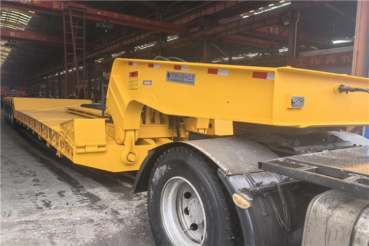 TITAN 4 Axle 100 Ton Removable Gooseneck Trailer for Sale in PNG - Low loader semi-trailer: picture 3 TITAN 4 Axle 100 Ton Removable Gooseneck Trailer for Sale in PNG - Low loader semi-trailer: picture 3