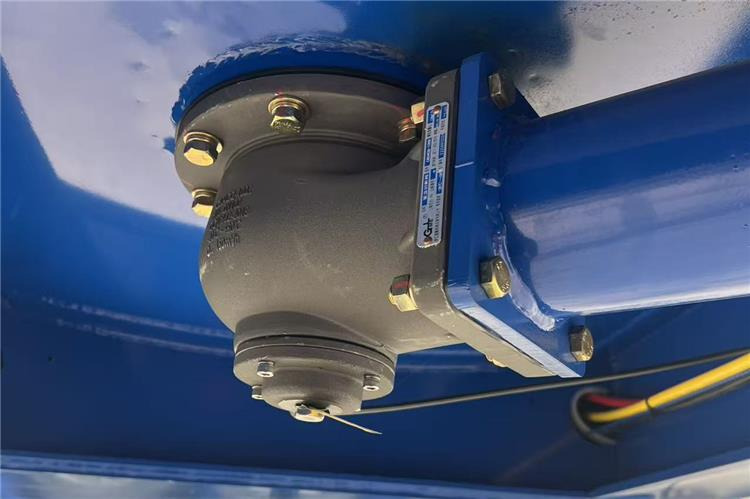 TITAN 45000 Liters Oil Tanker Trailer for Sale In Ghana - Tank semi-trailer: picture 4 TITAN 45000 Liters Oil Tanker Trailer for Sale In Ghana - Tank semi-trailer: picture 4