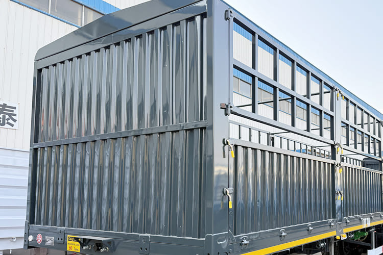 TITAN Fence Semi Trailer for Sale in Kenya - Livestock semi-trailer: picture 4 TITAN Fence Semi Trailer for Sale in Kenya - Livestock semi-trailer: picture 4