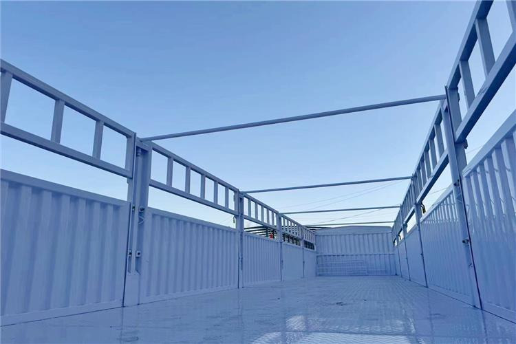 TITAN In Stock 30/40/50 Ton Fence Semi Trailer Transport Cargo Bulk In Senegal - Livestock semi-trailer: picture 4 TITAN In Stock 30/40/50 Ton Fence Semi Trailer Transport Cargo Bulk In Senegal - Livestock semi-trailer: picture 4
