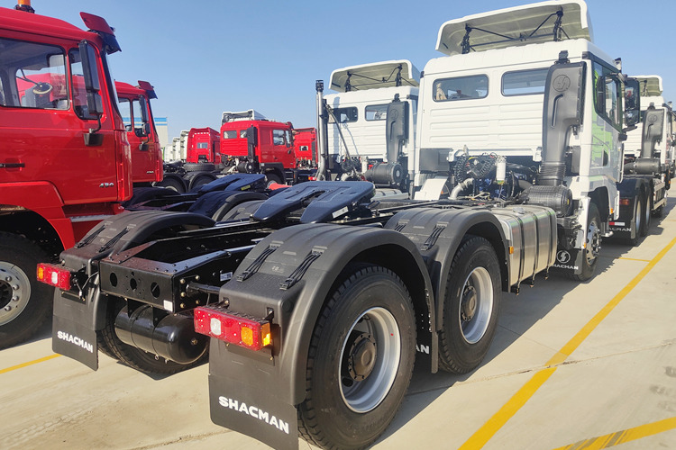 SHACMAN Second Hand Shacman Tractor Trailer for Sale in Malawi - Tractor unit: picture 4 SHACMAN Second Hand Shacman Tractor Trailer for Sale in Malawi - Tractor unit: picture 4