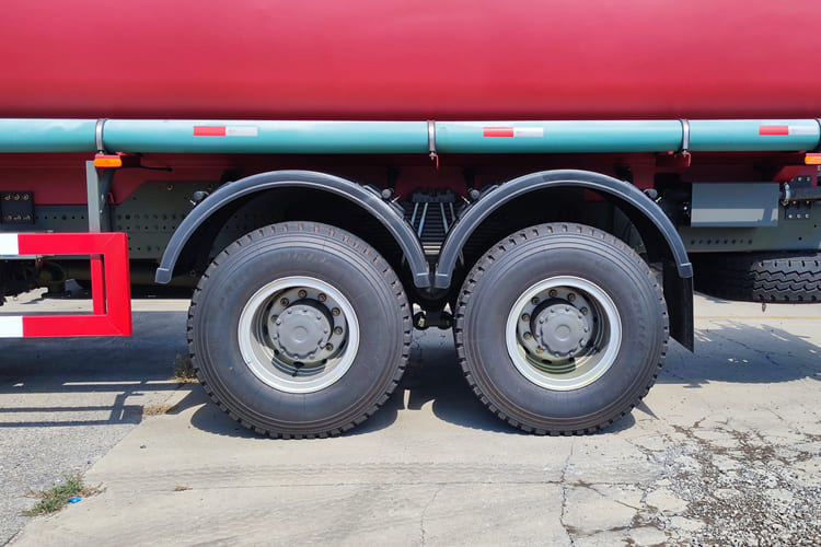 Howo Howo Water Truck for Sale in Nigeria - Truck: picture 4 Howo Howo Water Truck for Sale in Nigeria - Truck: picture 4