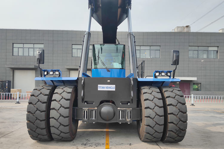 XCMG Reach Stacker Container Handler for sale in Malawi - Container handler: picture 4 XCMG Reach Stacker Container Handler for sale in Malawi - Container handler: picture 4