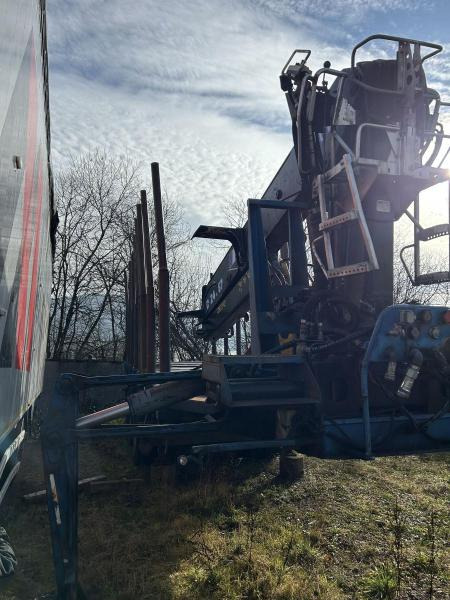 Diebolt grue avec grappin rotatif - Timber semi-trailer: picture 2 Diebolt grue avec grappin rotatif - Timber semi-trailer: picture 2