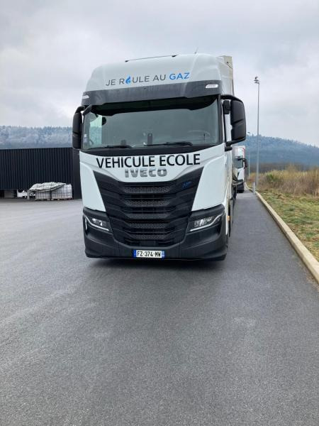 Iveco S-WAY 460 - Tractor unit: picture 3 Iveco S-WAY 460 - Tractor unit: picture 3