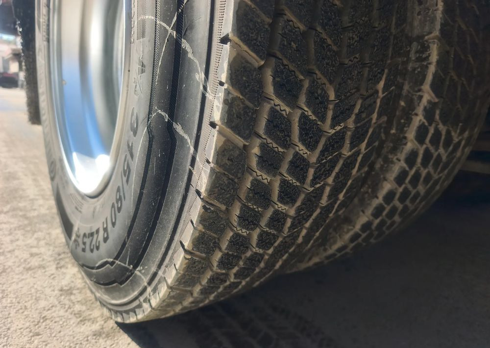 Renault GAMA D 18.320 chłodnia izoterma 19 palet - Refrigerator truck: picture 5 Renault GAMA D 18.320 chłodnia izoterma 19 palet - Refrigerator truck: picture 5