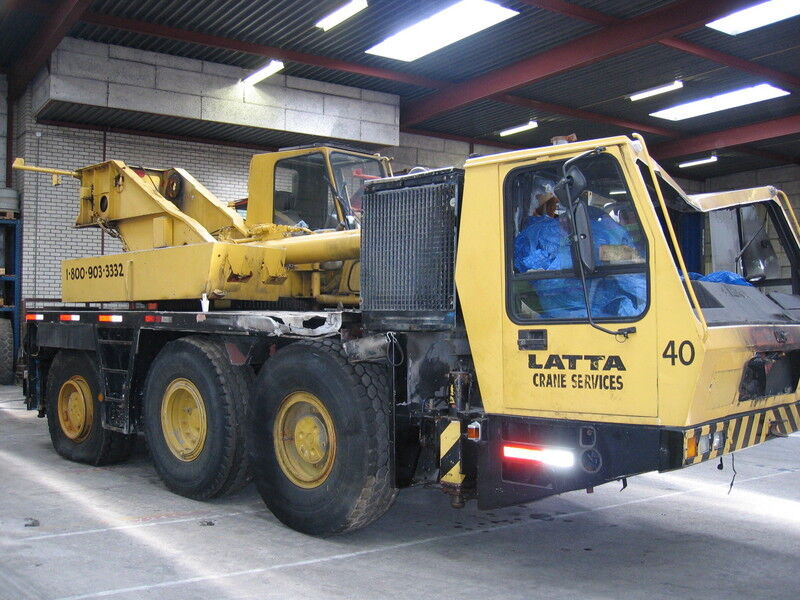 Krupp KMK 3045 for parts - Mobile crane: picture 2 Krupp KMK 3045 for parts - Mobile crane: picture 2