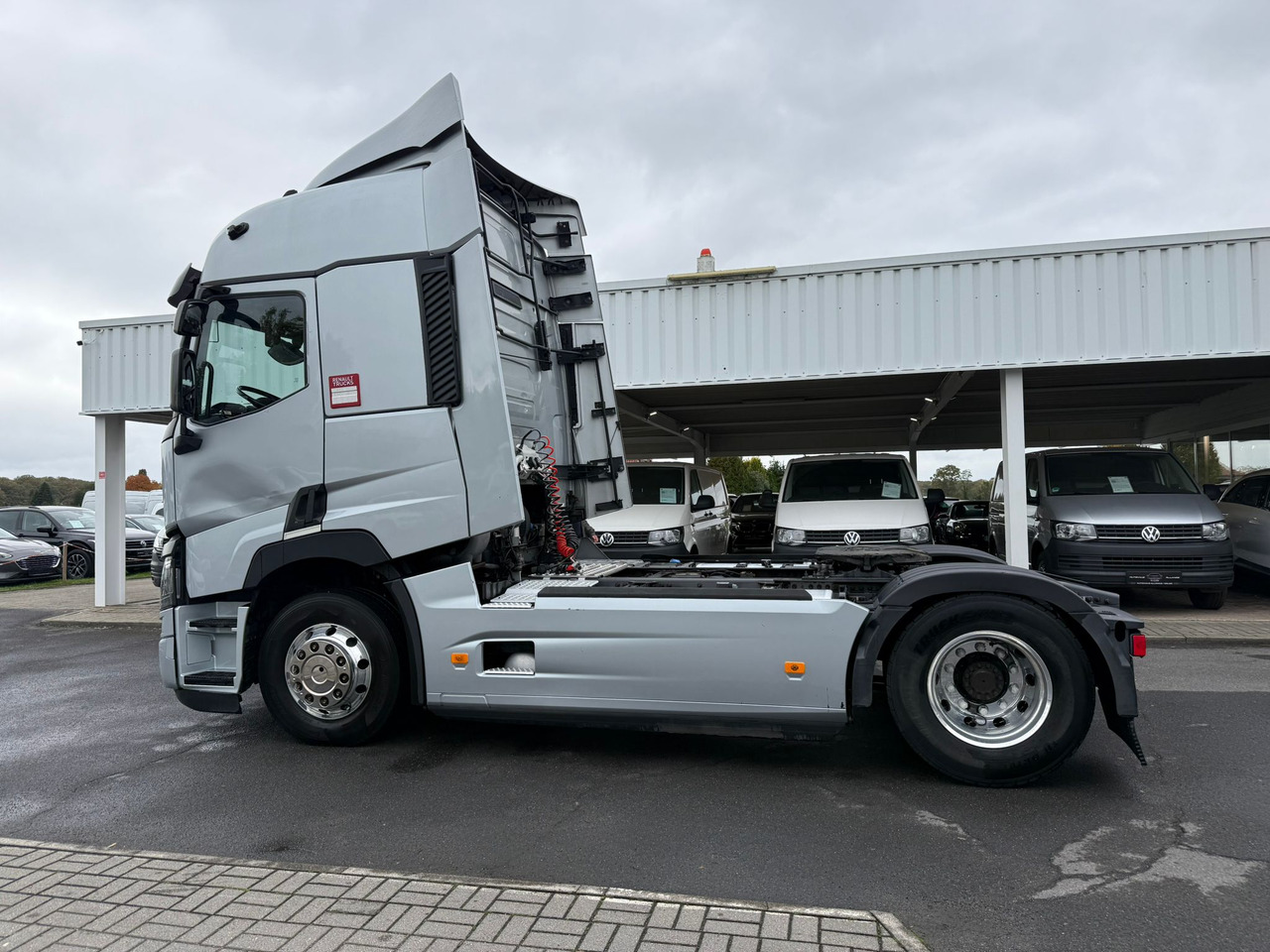 RENAULT T - Tractor unit: picture 4 RENAULT T - Tractor unit: picture 4
