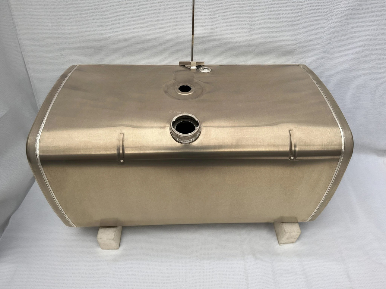 DAF - Fuel tank for Commercial vehicle: picture 1 DAF - Fuel tank for Commercial vehicle: picture 1