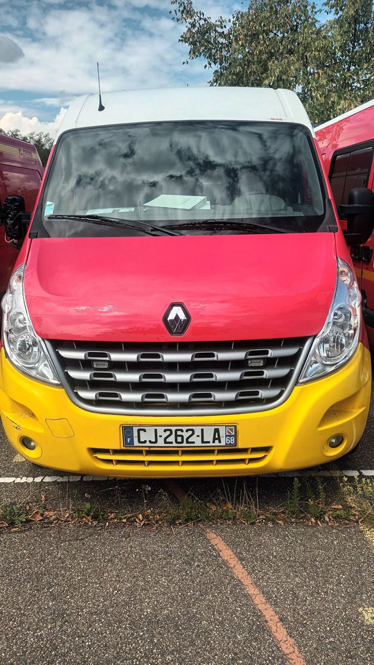 A vendre RENAULT MASTER année 2012. - Ambulance: picture 1 A vendre RENAULT MASTER année 2012. - Ambulance: picture 1