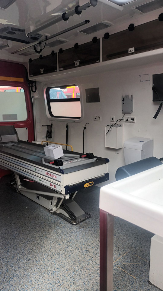 A vendre en l'état RENAULT MASTER 2015. - Ambulance: picture 4 A vendre en l'état RENAULT MASTER 2015. - Ambulance: picture 4