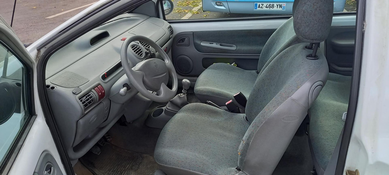 TWINGO ESSENCE (267) - Car: picture 3 TWINGO ESSENCE (267) - Car: picture 3