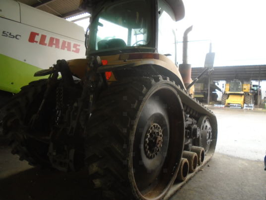 Tracked tractor Challenger MT765: picture 7