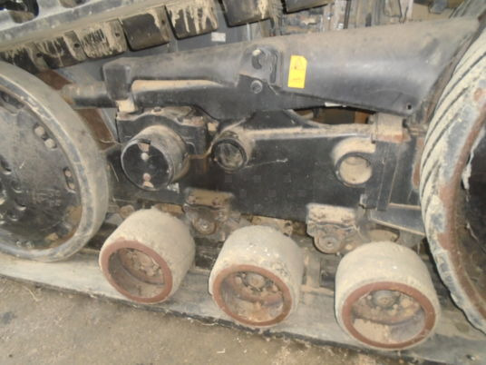 Tracked tractor Challenger MT765: picture 12