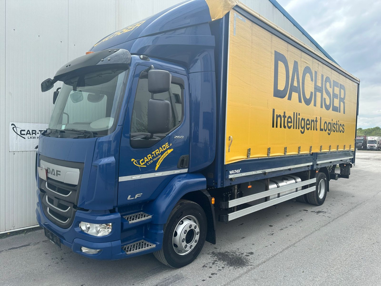 DAF LF 260 - Curtainsider truck: picture 1 DAF LF 260 - Curtainsider truck: picture 1