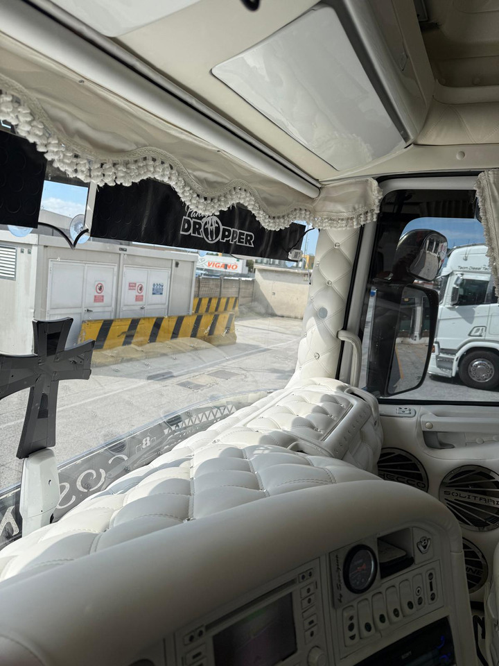 SCANIA R730 - Tractor unit: picture 2 SCANIA R730 - Tractor unit: picture 2
